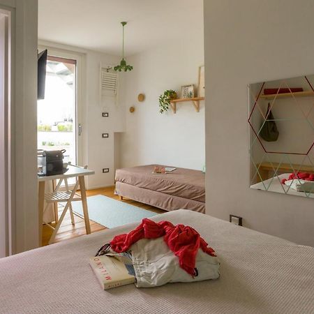 Duomo Views, Light, Jungle-Inspired Studio With Terrace Milan Exterior photo